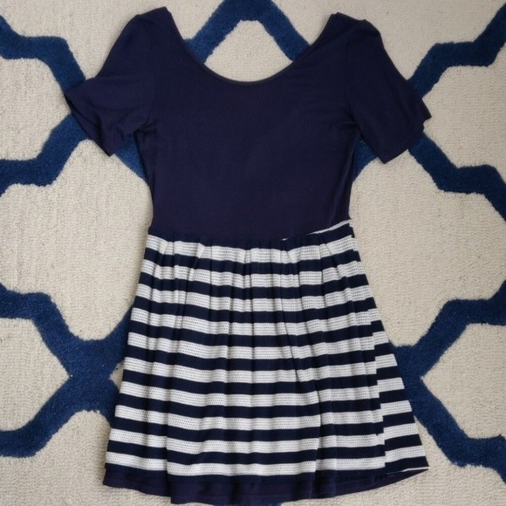 Nordstrom Whisper Stitch Fix Navy Striped Stretch Dress Size M